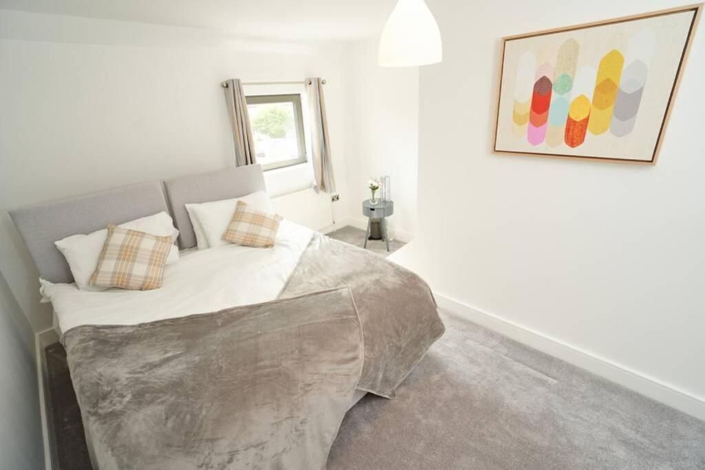 Home From Home - 4 Double Bed House With Parking Slough Exterior foto